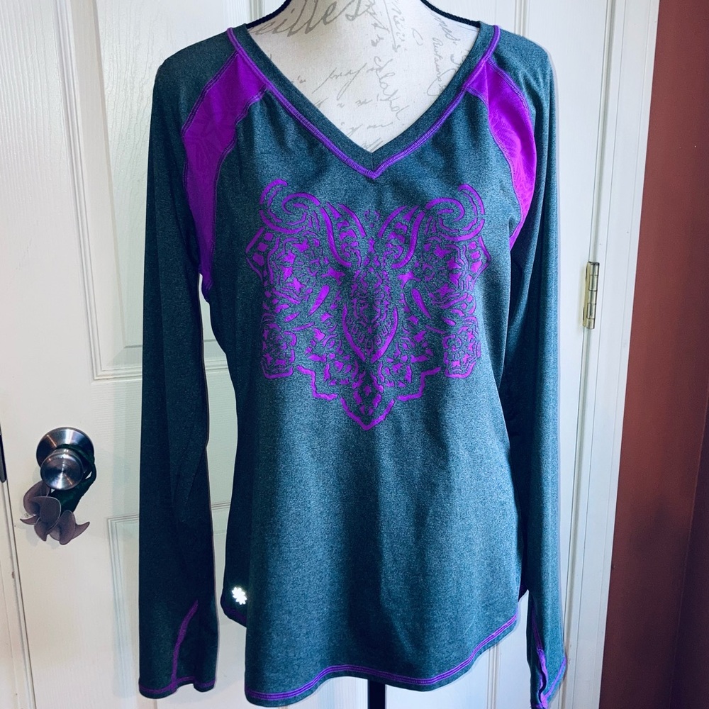 Athleta Tenacity Laser Cut V Neck Long Sleeve Athleticwear Workout Top sz XL - Picture 2 of 7